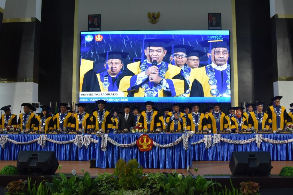 Untad Gelar Wisuda Ke-128, Sebanyak 1.456 Wisudawan Resmi Menjadi Alumni